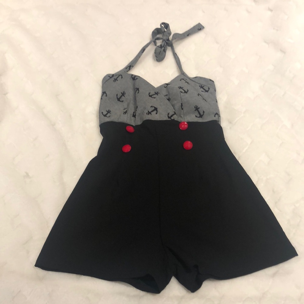 Pinup Style romper. Size large but definitely fits like a small.